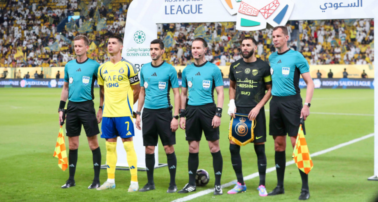 طاقم تحكيم أجنبي يدير كلاسيكو الاتحاد والنصر في دوري روشن