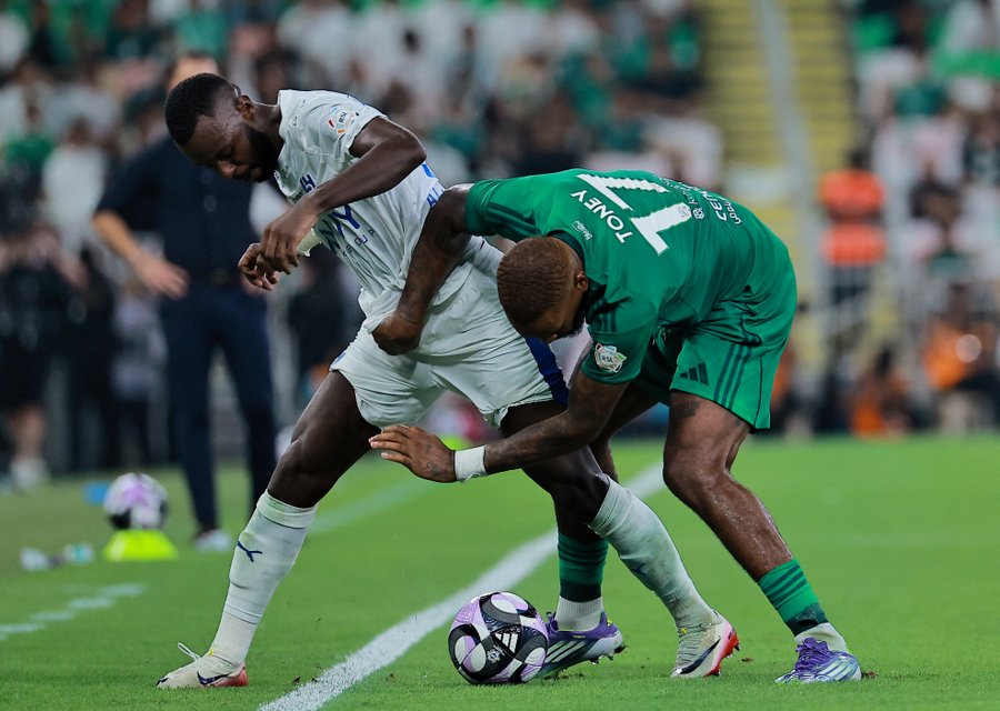 ثنائية توني وهدف ديميرال يعيدان الأهلي إلى أجواء الكلاسيكو أمام الهلال