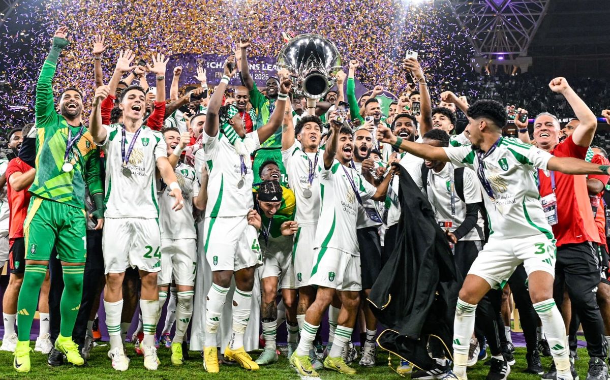 «شاهد» تحصل على حقوق بث مباراة الأهلي ضد بيراميدز